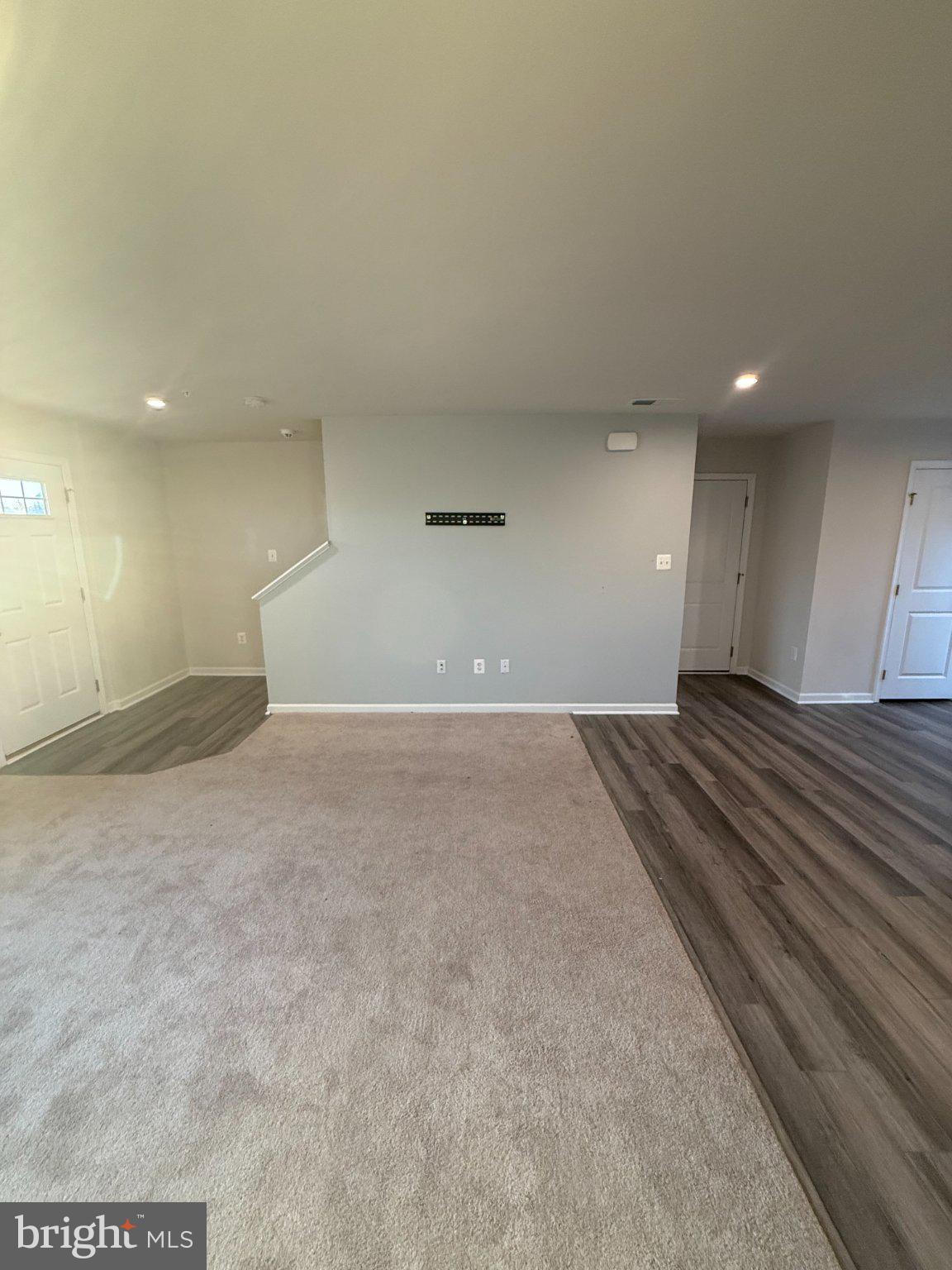 110 Mariners Way Cambridge, MD 21613 - Photo 8 of 22 Spacious, modern living area awaits you.