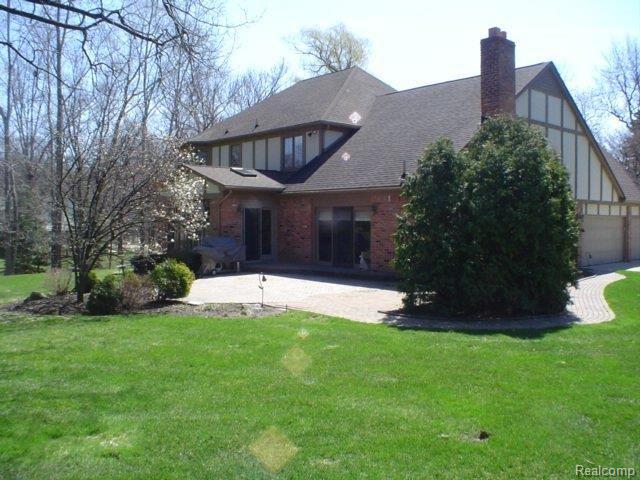 123 Manor Road Bloomfield Hills, MI 48304 - Photo 19 of 19 Beautiful Landscaped Grounds!