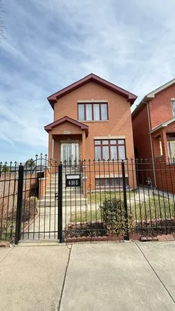 a view of entrance of the house