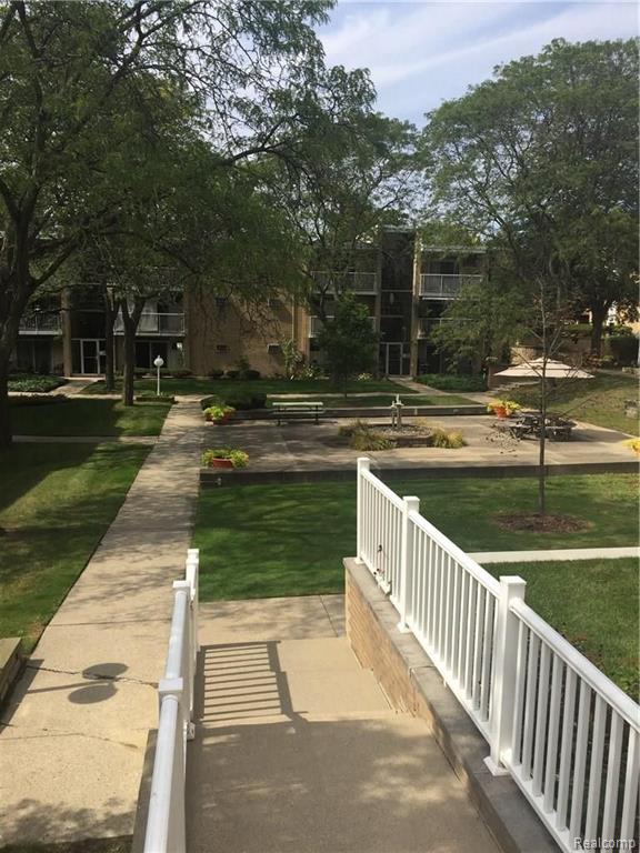 4909 Crooks Road, Unit 49 Royal Oak, MI 48073 - Photo 2 of 9