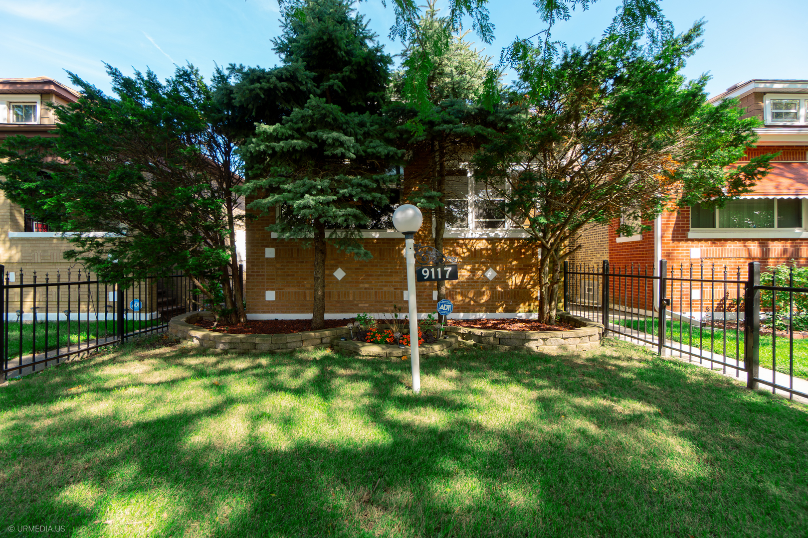 9117 South Racine Avenue Chicago, IL 60620 - Photo 2 of 34 Gallery Image 2