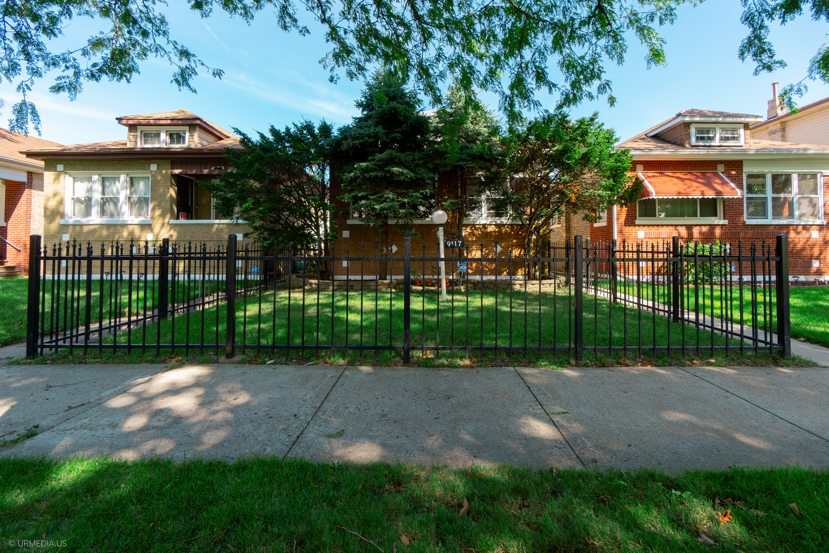 9117 South Racine Avenue Chicago, IL 60620 - Photo 3 of 34 Gallery Image 3