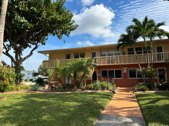 $164,000 | 204 Salisbury I, Unit 204, West Palm Beach, FL 33417
