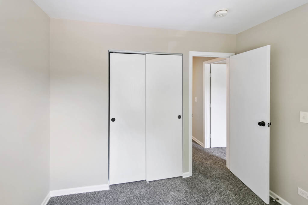 5644 Crestwood Road Matteson, IL 60443 - Photo 12 of 20 a view of a room with a hallway