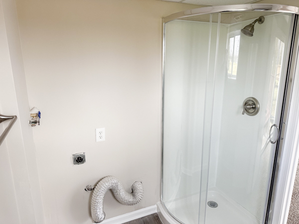 5644 Crestwood Road Matteson, IL 60443 - Photo 16 of 20 a bathroom with a shower