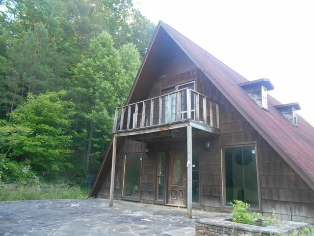 776 Montgomery Road Wartburg, TN 37887 - Photo 1 of 3 008