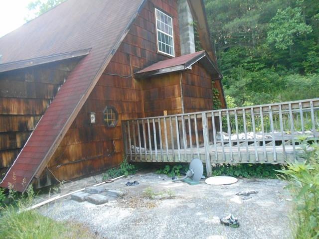 776 Montgomery Road Wartburg, TN 37887 - Photo 2 of 3 006