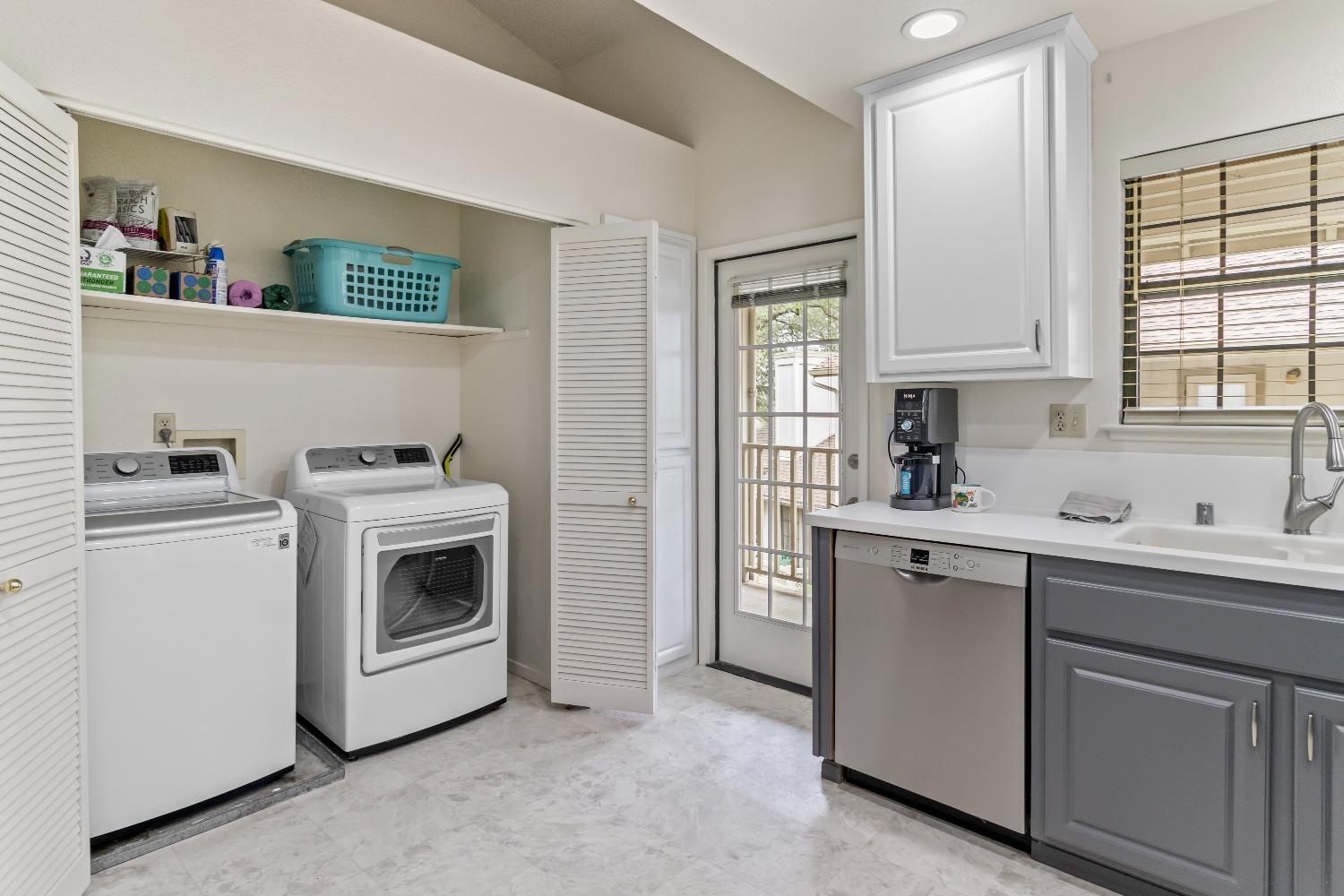 3900 Park Cir Lane, Unit B Carmichael, CA 95608 - Photo 16 of 41