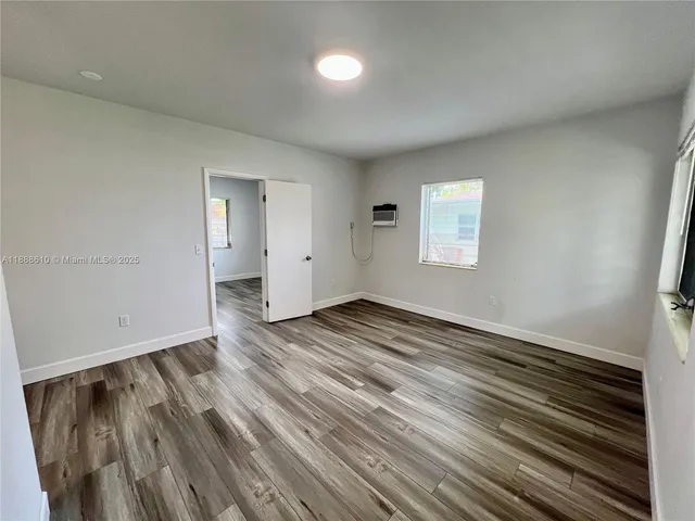 $1,700 | 962 Northwest 6 Street, Unit 2, Miami, FL 33136