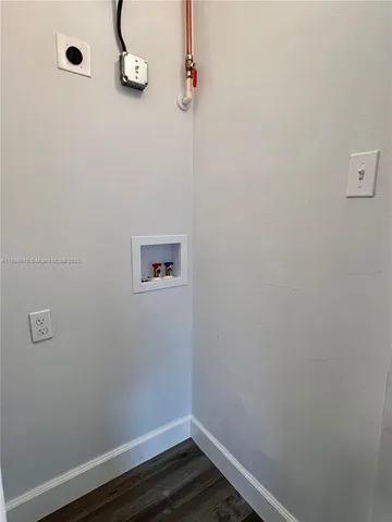 $1,700 | 962 Northwest 6 Street, Unit 2, Miami, FL 33136