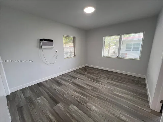 $1,700 | 962 Northwest 6 Street, Unit 2, Miami, FL 33136