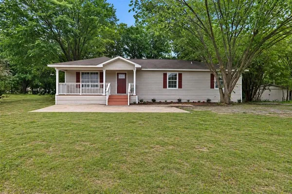 $399,000 | 268 Tweedy Bird Lane, Whitewright, TX 75491