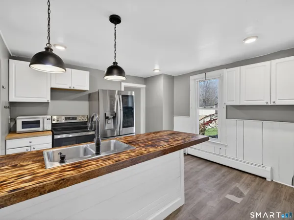 $349,900 | 64 Canterbury Turnpike, Norwich, CT 06360