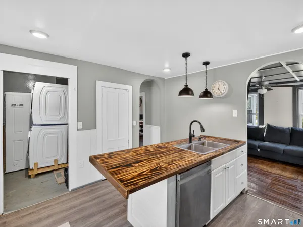 $349,900 | 64 Canterbury Turnpike, Norwich, CT 06360