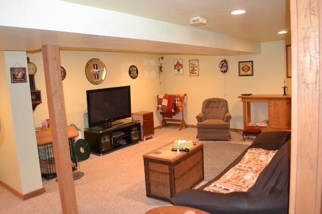 481 East Fillmore Road Ithaca, MI 48847 - Photo 20 of 32 1822116-19.JPG