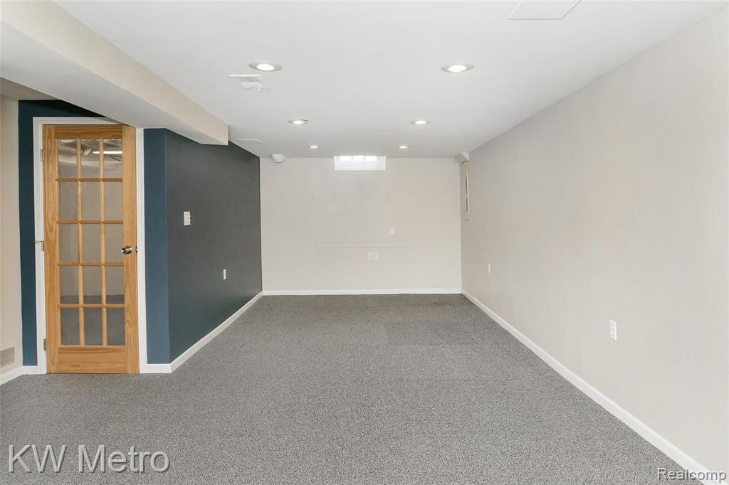 42309 Waterfall Road Northville, MI 48168 - Photo 44 of 58