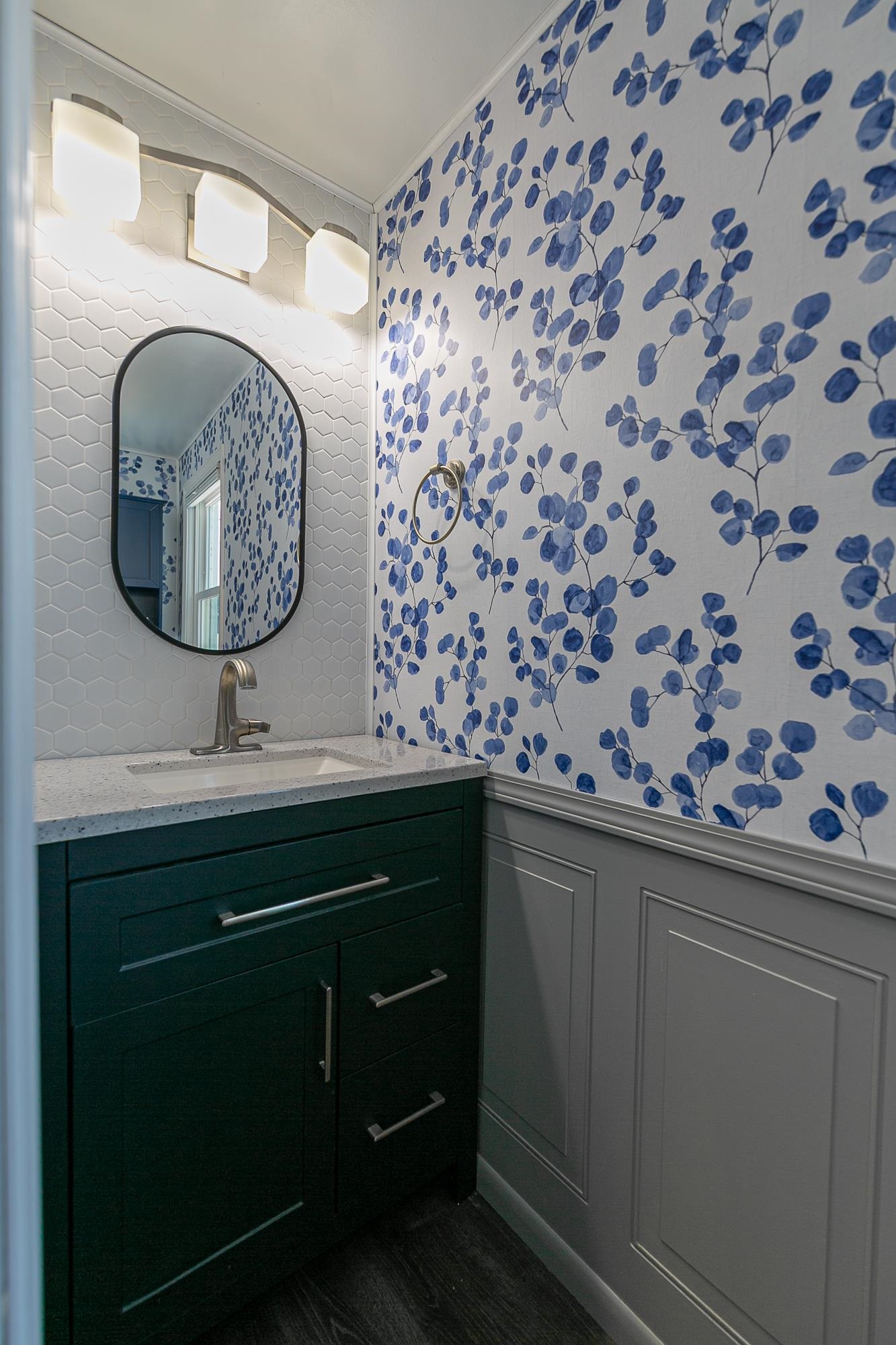 908 8th Street Menasha, WI 54952 - Photo 11 of 49