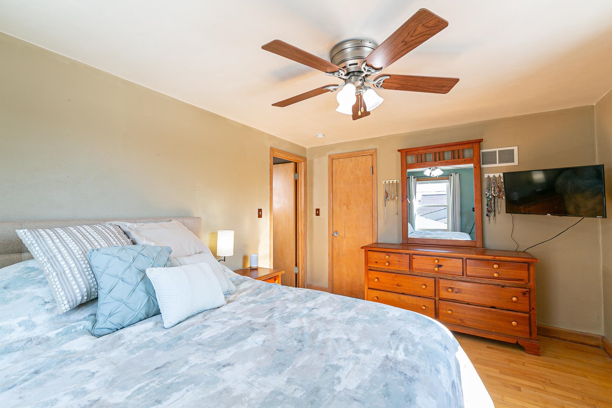 908 8th Street Menasha, WI 54952 - Photo 15 of 49