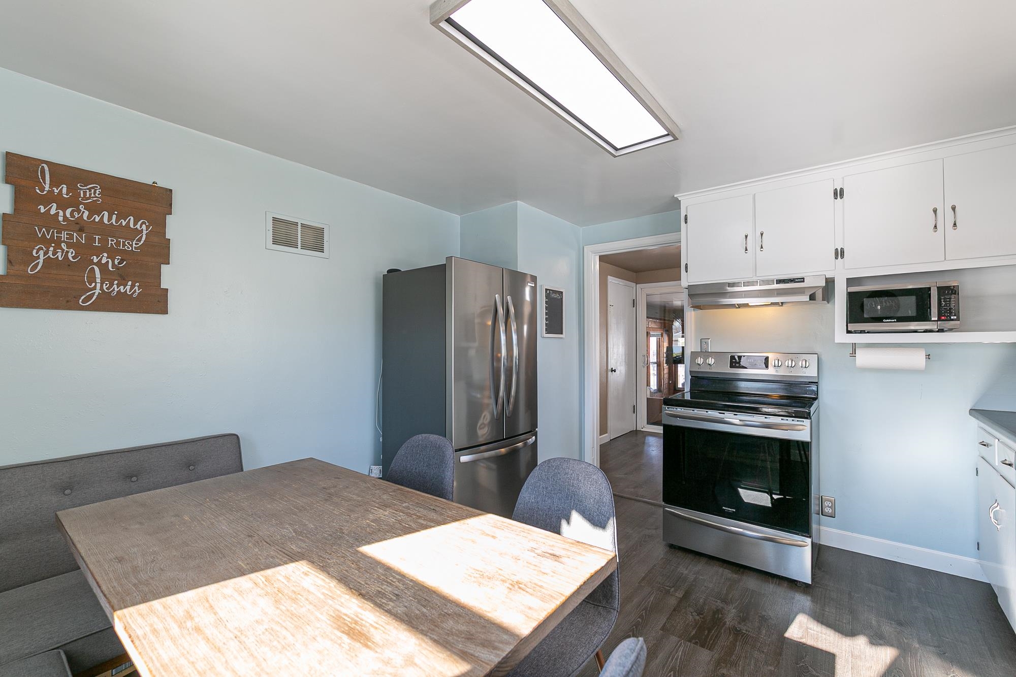 908 8th Street Menasha, WI 54952 - Photo 9 of 49