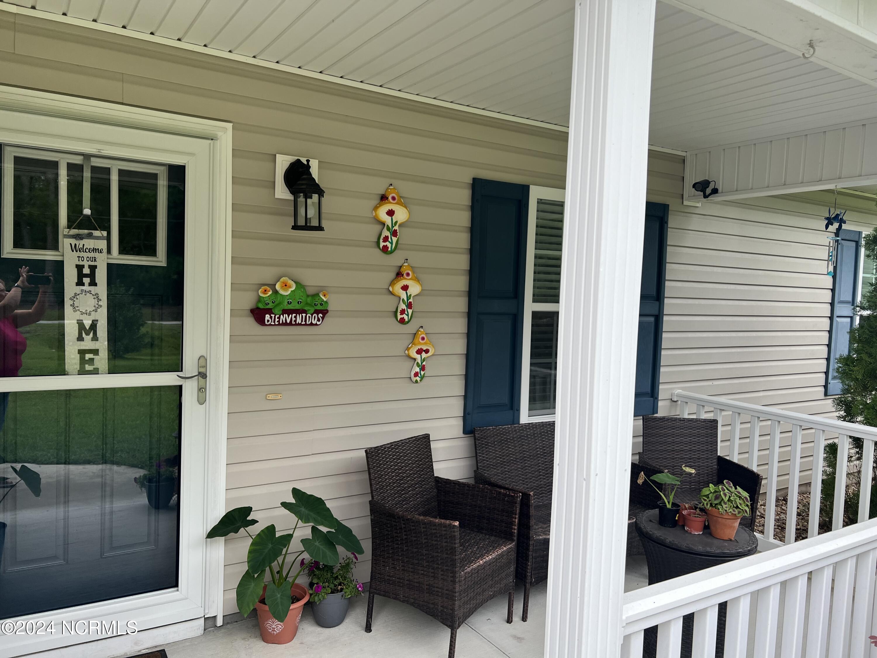 143 Queens Haven Road Hubert, NC 28539 - Photo 2 of 27 IMG_8998 (1)