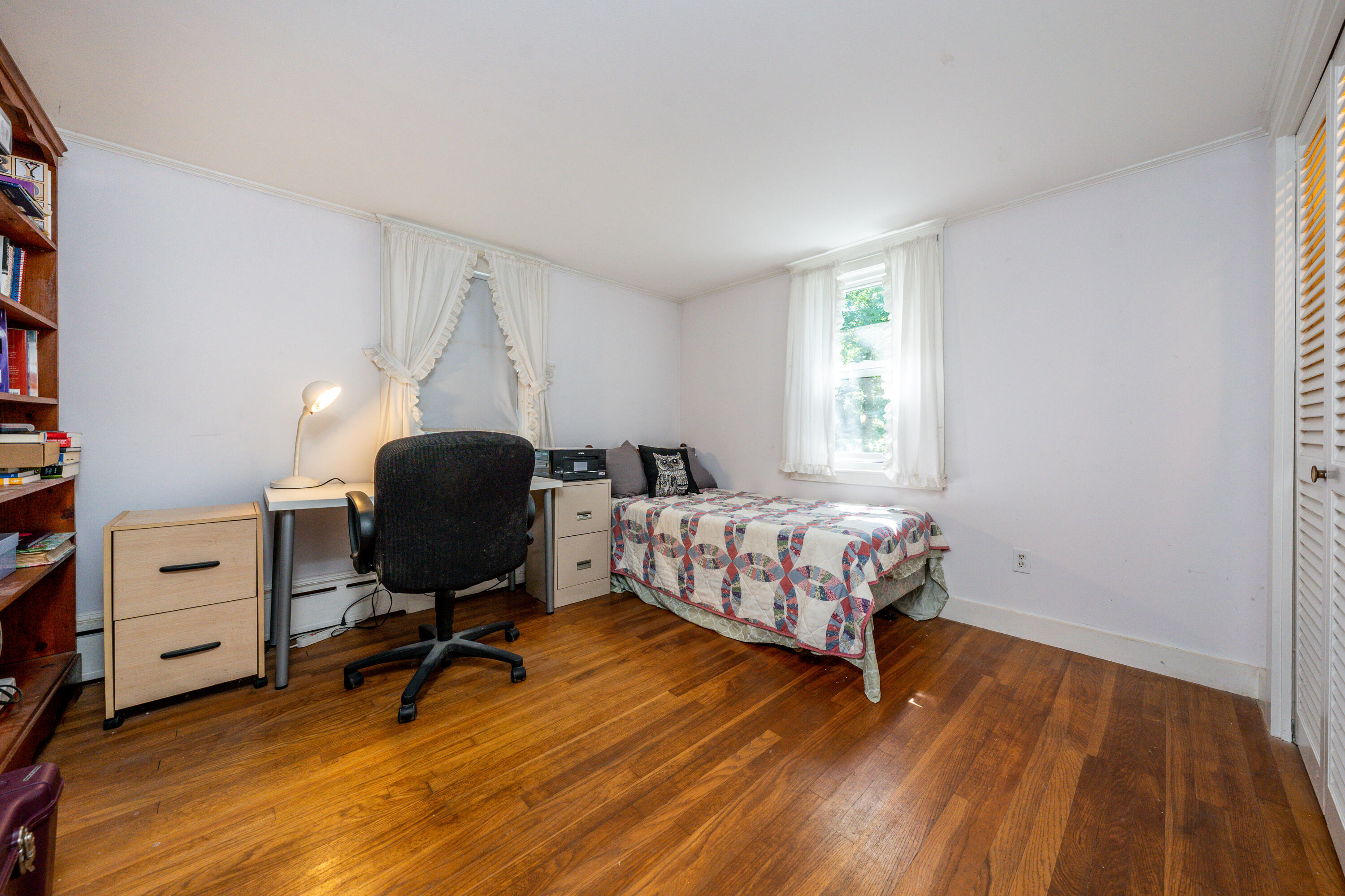 160 Dunns Pond Road Barnstable, MA 02601 - Photo 14 of 23 4thbedroom