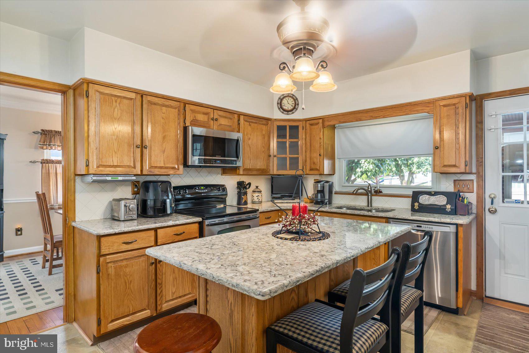 1912 Robinwood Road Baltimore, MD 21222 - Photo 3 of 60 Gallery Image 3