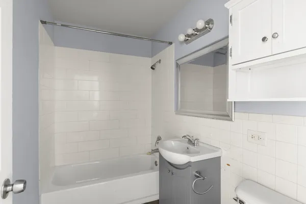 $1,650 | 535 West Lies Road, Unit 6, Carol Stream, IL 60188