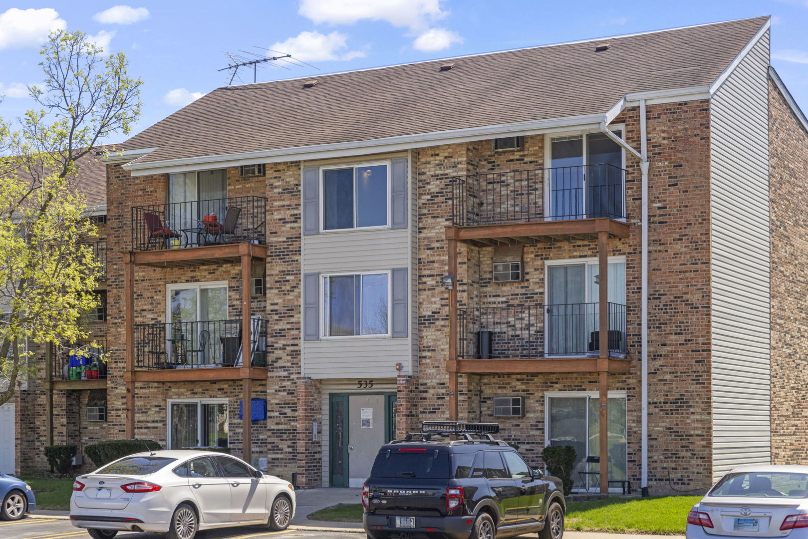 535 West Lies Road, Unit 6 Carol Stream, IL 60188 - Photo 2 of 20
