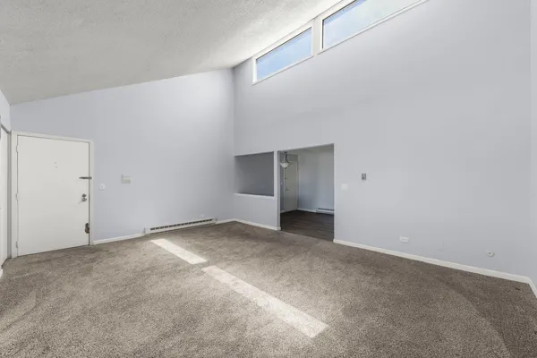 $1,650 | 535 West Lies Road, Unit 6, Carol Stream, IL 60188