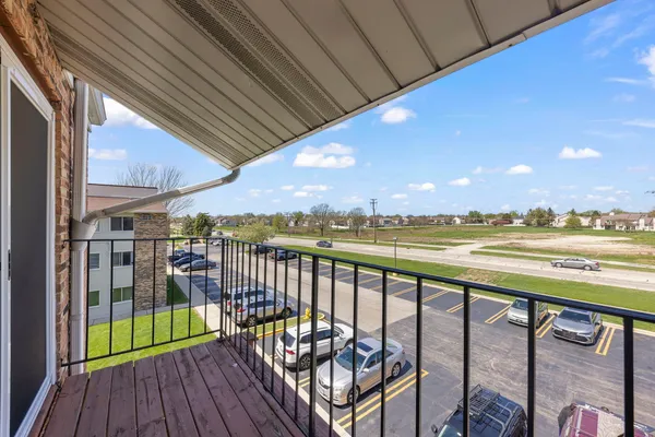 $1,650 | 535 West Lies Road, Unit 6, Carol Stream, IL 60188