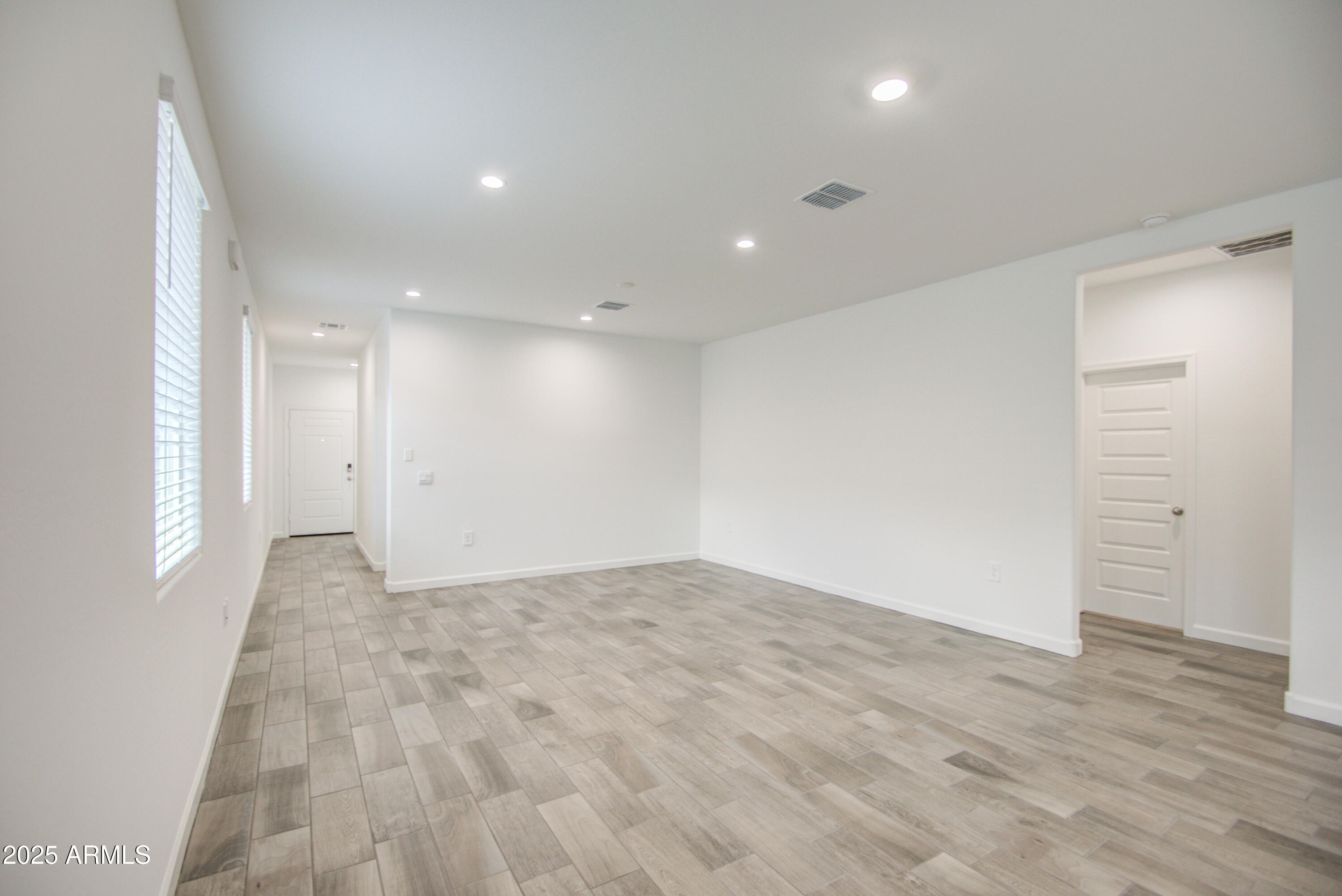 1749 West Stealth Avenue Apache Junction, AZ 85120 - Photo 13 of 48 a view of an empty room