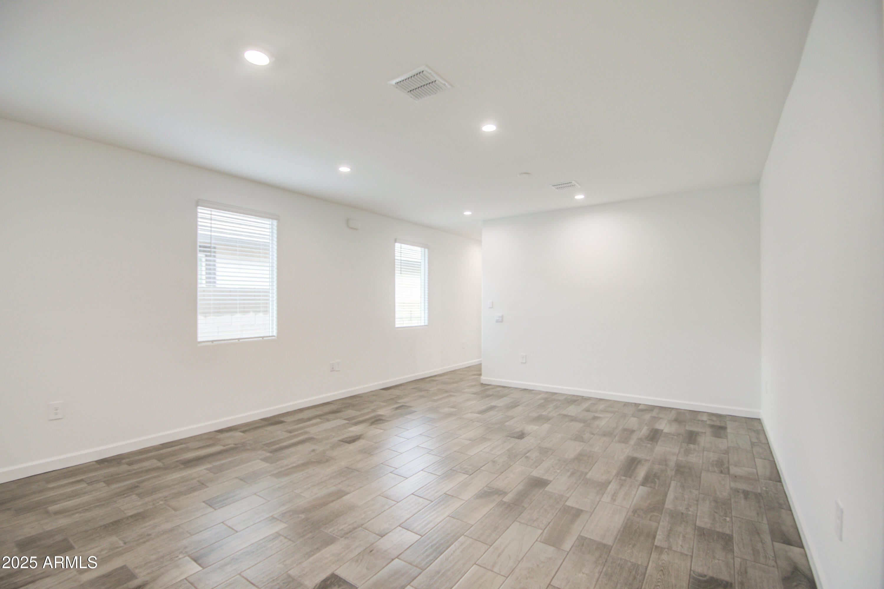 1749 West Stealth Avenue Apache Junction, AZ 85120 - Photo 14 of 48 a view of empty room