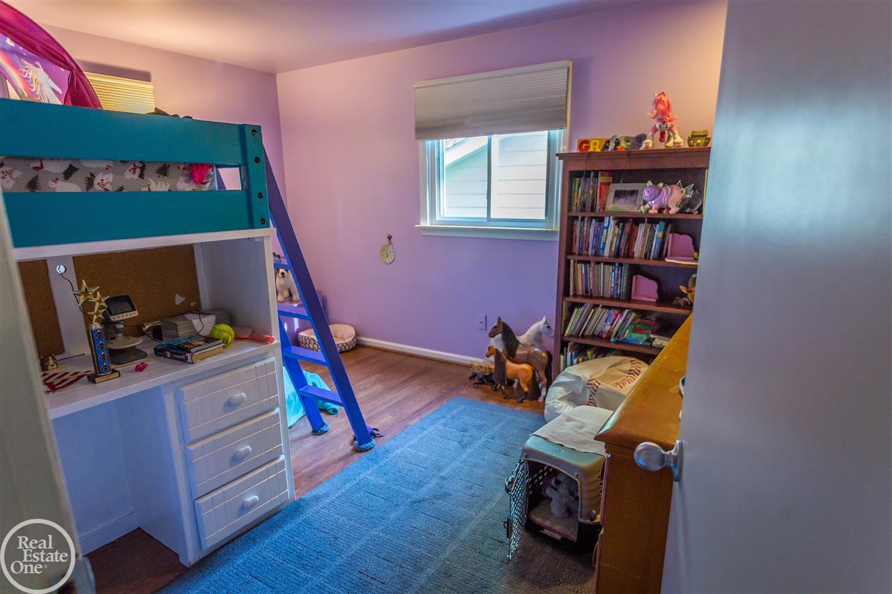 3276 Riverside Drive Port Huron, MI 48060 - Photo 27 of 60 31385791-26.JPG