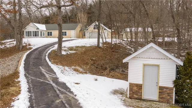 $449,000 | 4 Bear Lake Road, Eldon, MO 65026