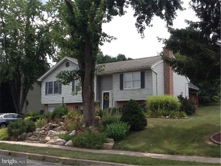 107 Matthew Drive Reading, PA 19608 - Photo 2 of 24 Gallery Image 2
