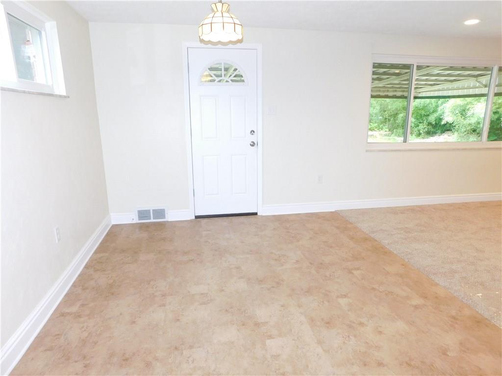 1023 Varner Road Pittsburgh, PA 15227 - Photo 4 of 22 Gallery Image 4