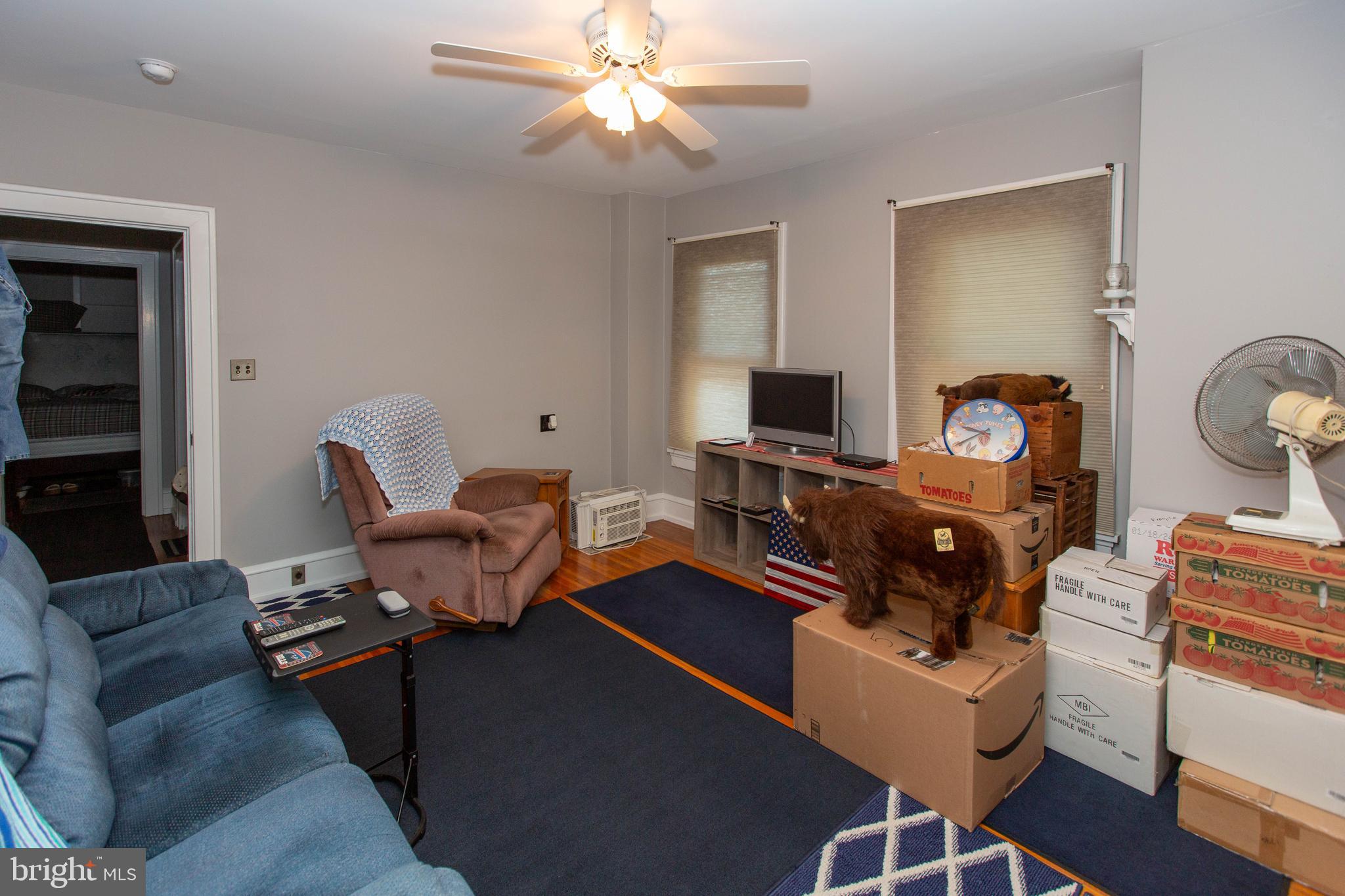 622 Main Street Bally, PA 19503 - Photo 23 of 42 2nd fl Living room