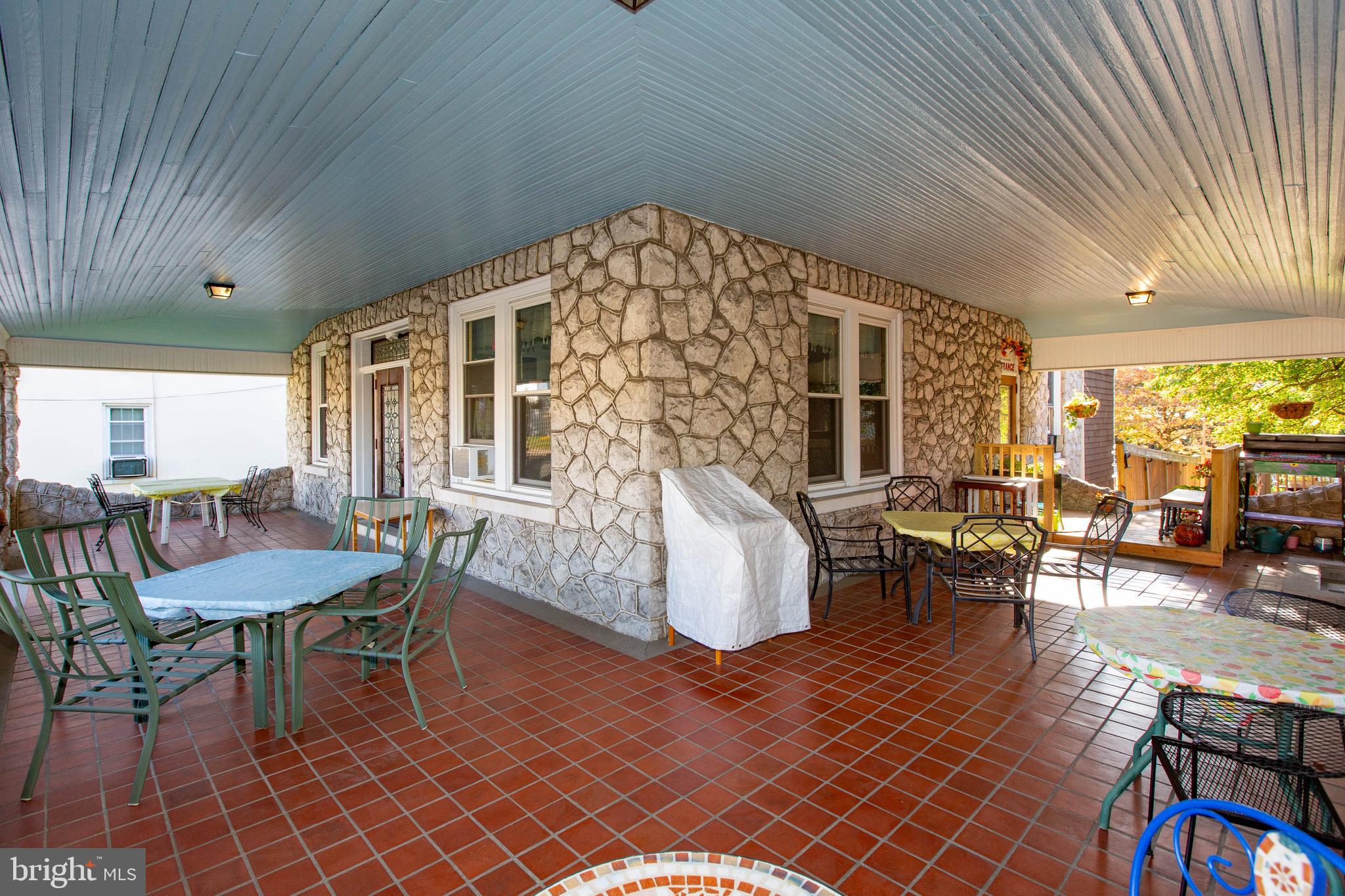 622 Main Street Bally, PA 19503 - Photo 7 of 42 Front Porch Dining Area
