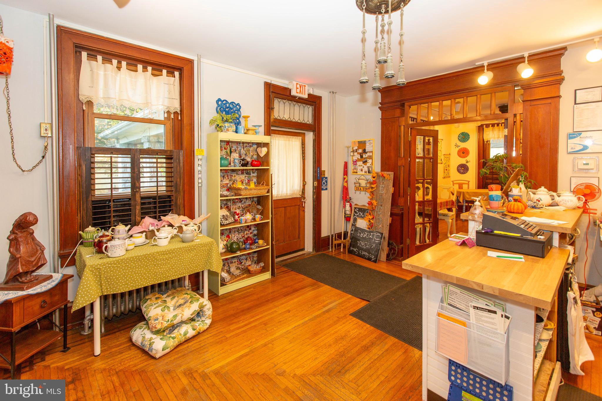 622 Main Street Bally, PA 19503 - Photo 10 of 42 1st Floor Entrance Foyer