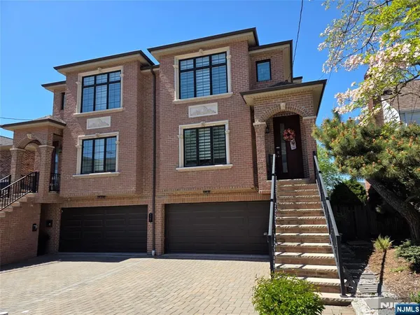 $6,000 | 527 Roff Avenue, Unit B, Palisades Park, NJ 07650
