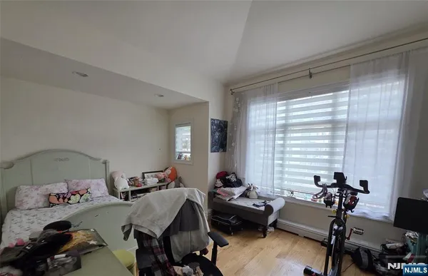 $6,000 | 527 Roff Avenue, Unit B, Palisades Park, NJ 07650