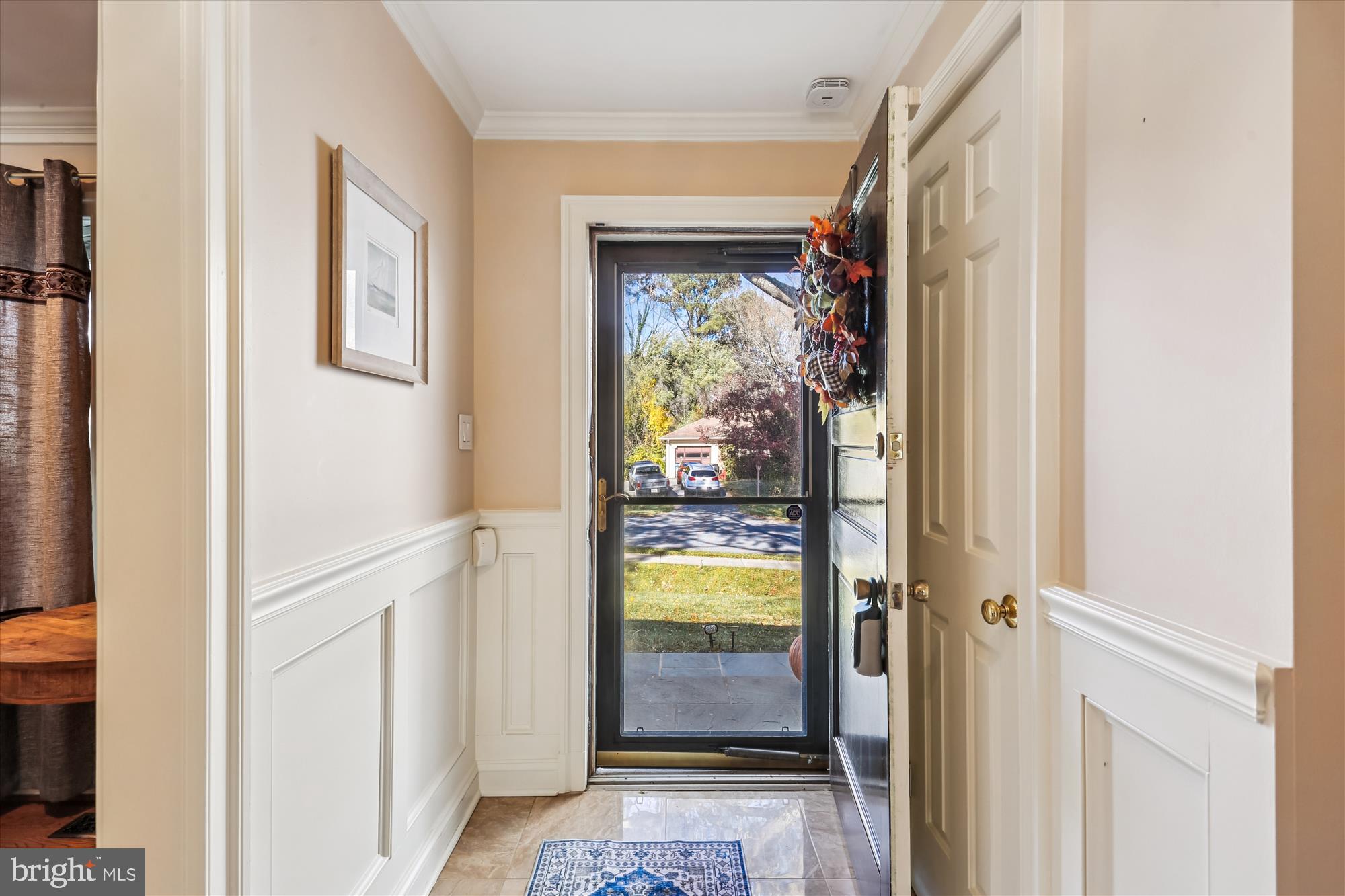 19321 Olney Mill Road Olney, MD 20832 - Photo 23 of 91 a view of a hallway with wooden floor and windows