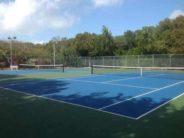 a view of a tennis court