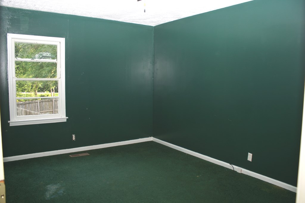 2511 Reese Road Columbus, GA 31907 - Photo 20 of 31 a small space with a window