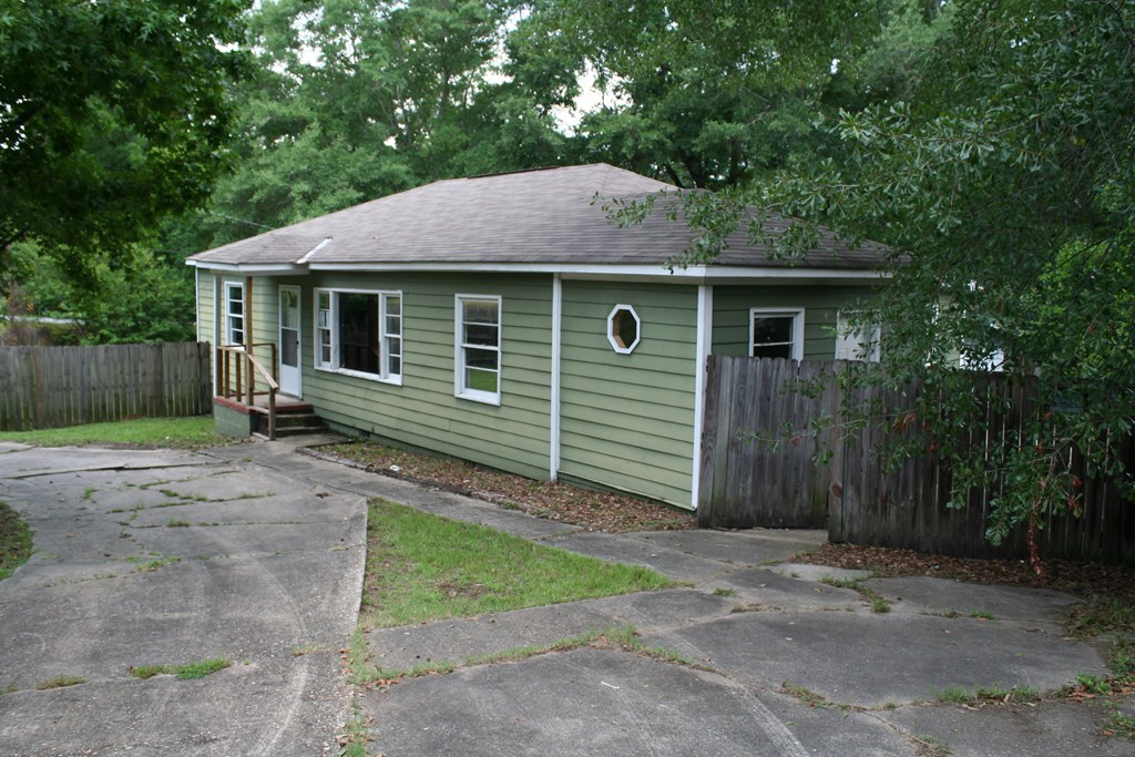 2511 Reese Road Columbus, GA 31907 - Photo 5 of 31 a view of a house with a yard
