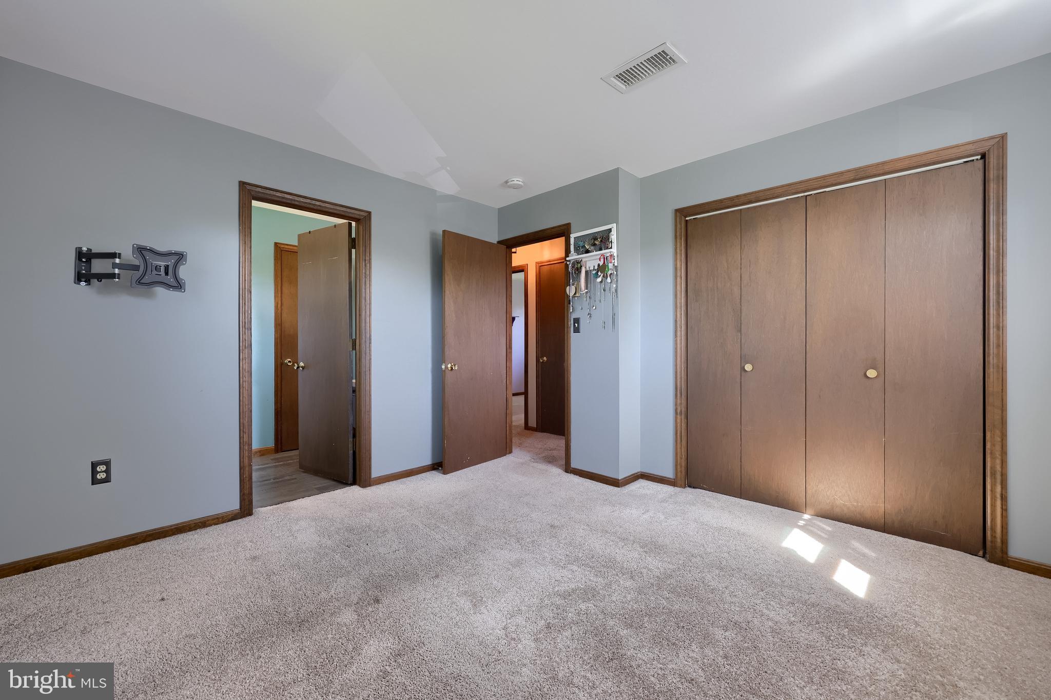 127 West Lexington Road Lititz, PA 17543 - Photo 22 of 48 a view of empty room