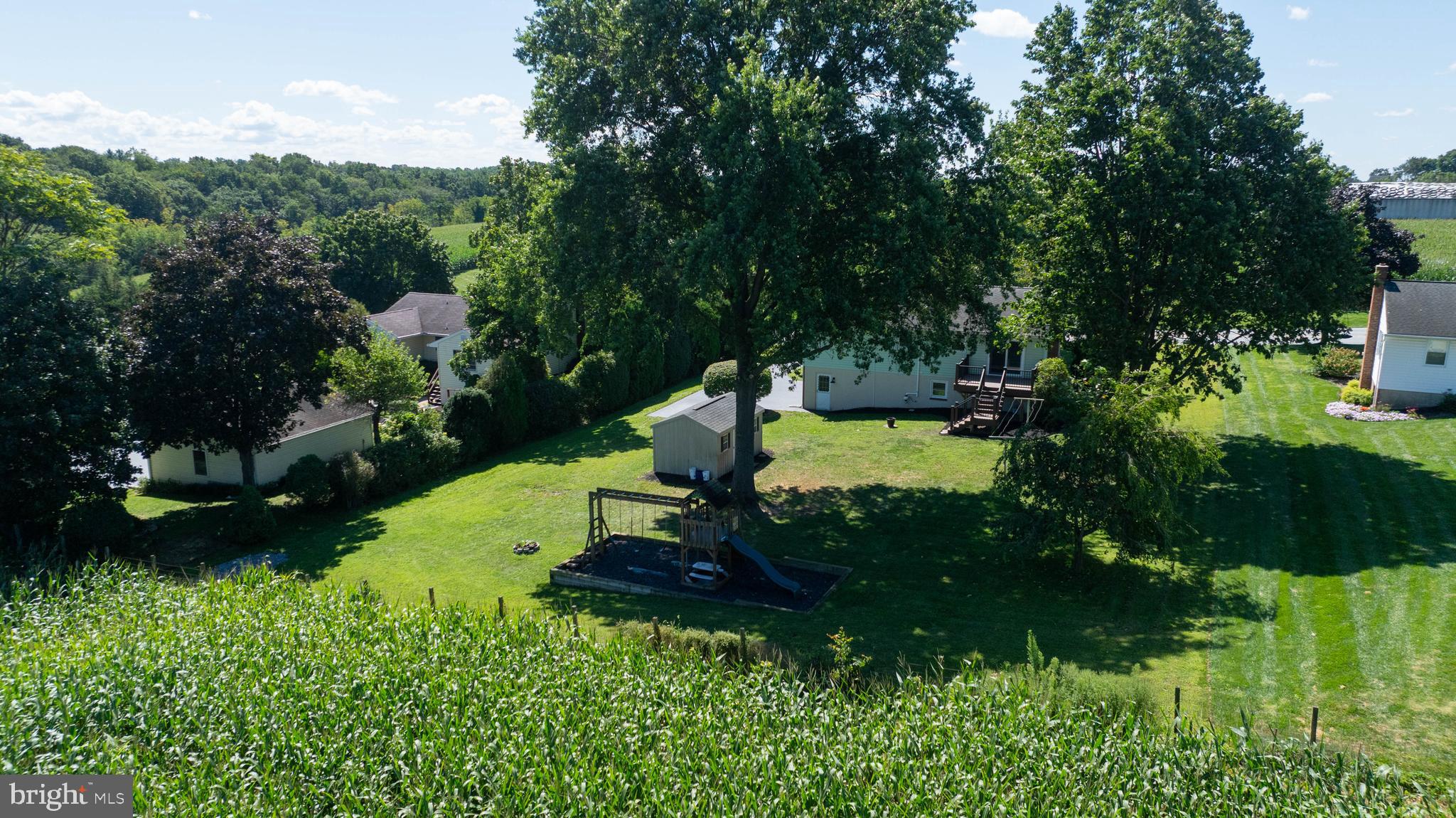 127 West Lexington Road Lititz, PA 17543 - Photo 39 of 48 a view of a garden