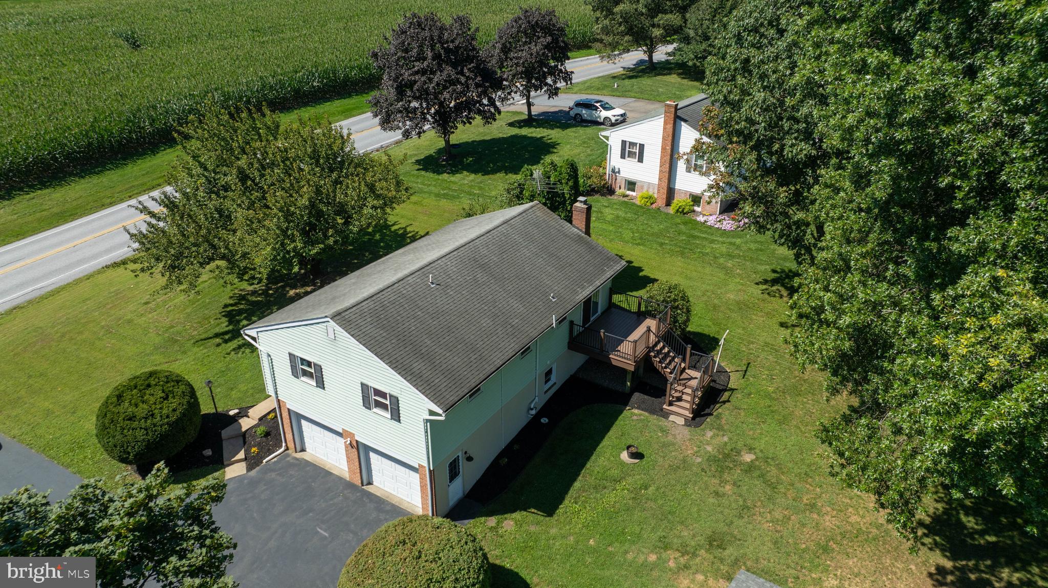 127 West Lexington Road Lititz, PA 17543 - Photo 42 of 48 an aerial view of a house having yard
