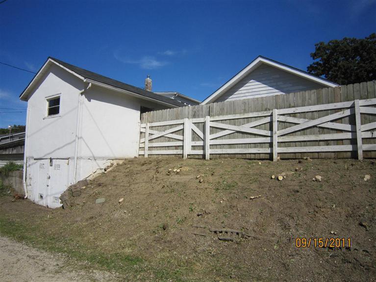 3306 Cleveland Street Clinton, IA 52732 - Photo 6 of 6 Gallery Image 6