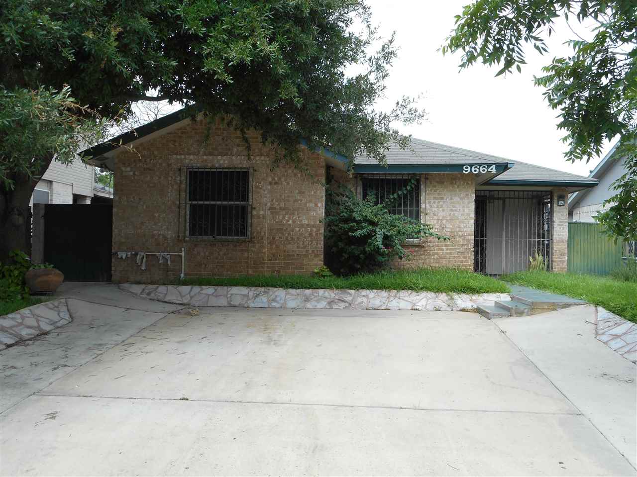 9664 Ashton Loop Laredo, TX 78045 - Photo 1 of 7 Gallery Image 1